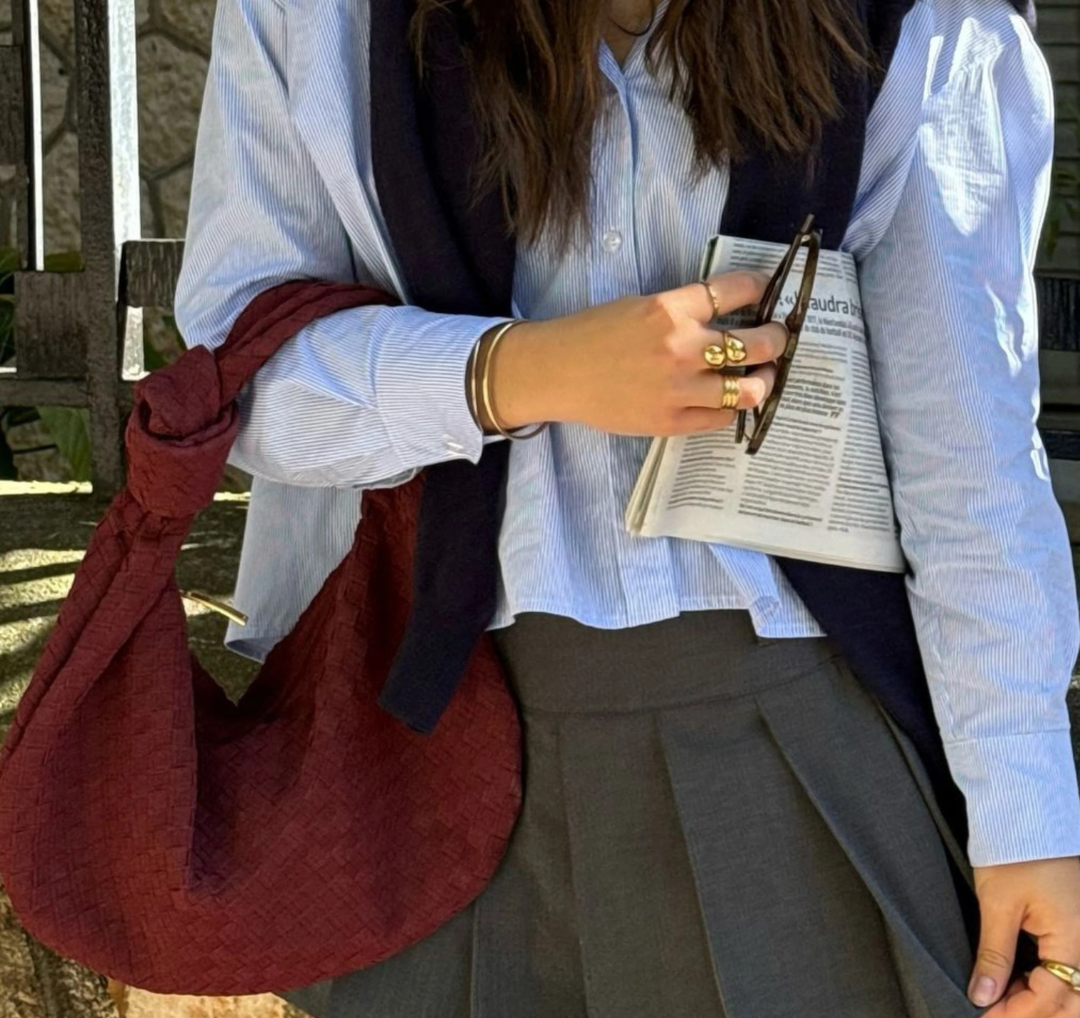 Schultertasche aus geknotetem Wildleder